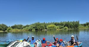 Quinta versión de travesía comunitaria movilizó a comunidad de Pitrufquén en jornada de limpieza en los ríos Toltén y Allipén