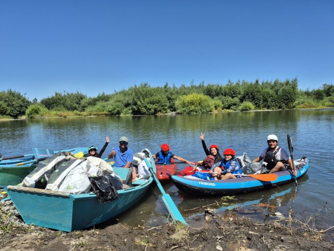 Quinta versión de travesía comunitaria movilizó a comunidad de Pitrufquén en jornada de limpieza en los ríos Toltén y Allipén