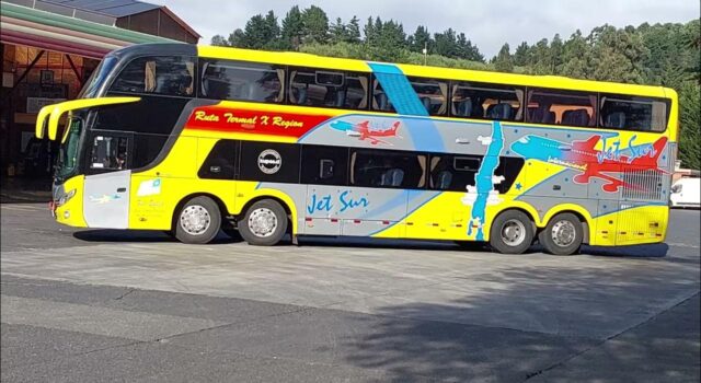 Usuarios acusan reiterados atrasos de buses Jetsur y llaman a denunciar ante el SERNAC: más de cuatro horas en servicio Pitrufquén–Santiago