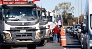 Camioneros de La Araucanía critican alza del combustible y advierten impacto en su actividad