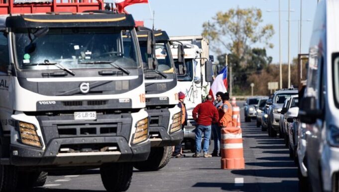 Camioneros de La Araucanía critican alza del combustible y advierten impacto en su actividad