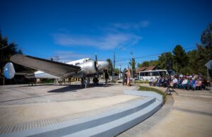 Gorbea inaugura mejoramiento del espacio público en Avenida O’Higgins y recupera emblemática Plazoleta del Avión