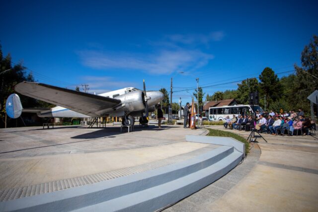 Gorbea inaugura mejoramiento del espacio público en Avenida O’Higgins y recupera emblemática Plazoleta del Avión