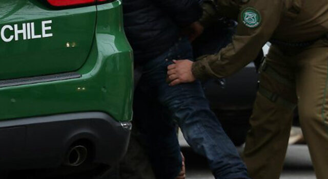 Detienen a hombre por abuso sexual contra adulta mayor en plena plaza de Armas de Pitrufquén