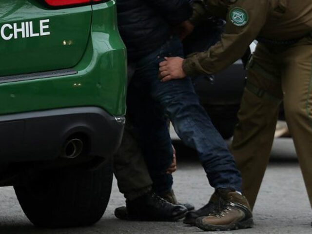 Detienen a hombre por abuso sexual contra adulta mayor en plena plaza de Armas de Pitrufquén