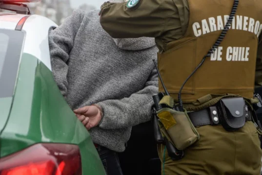 Detienen a hombre de 33 años por insultar a carabineros tras fiscalización en el centro de Pitrufquén