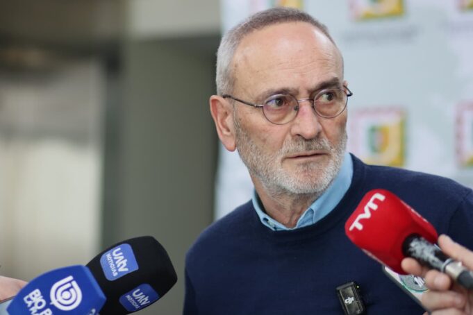 Gobernador Saffirio anuncia que gestionará financiamiento regional para destrabar plan de descontaminación del lago Villarrica