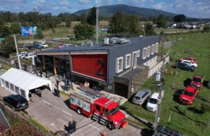 Histórica compañía de bomberos de Villarrica recibe oficialmente su nuevo cuartel