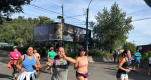 Centenar de mujeres participaron en Pucón de «Mujeres en movimiento 8M»