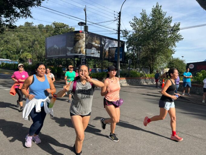 Centenar de mujeres participaron en Pucón de «Mujeres en movimiento 8M»