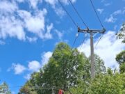 Más de 80 familias de Pucón regularizaron servicio eléctrico tras 20 años de espera