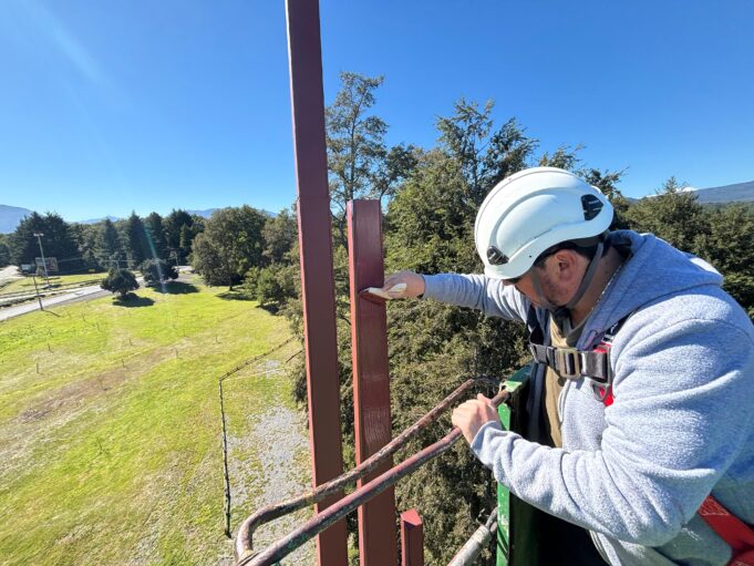 Monumental cruz del padre Pancho en Pucón mostrará nueva imagen para semana santa