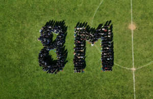 Estudiantes del liceo bicentenario Juan Schleyer de Freire conmemoran el 8M con intervención artística colectiva