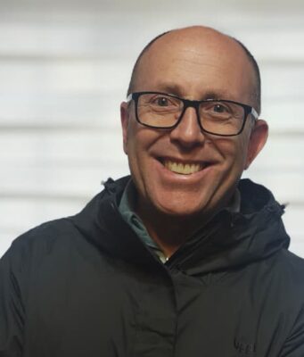 Del trabajo estable al sueño propio: la valentía de emprender y el nuevo comienzo de Andrés con “Haro deléitate” en Pitrufquén