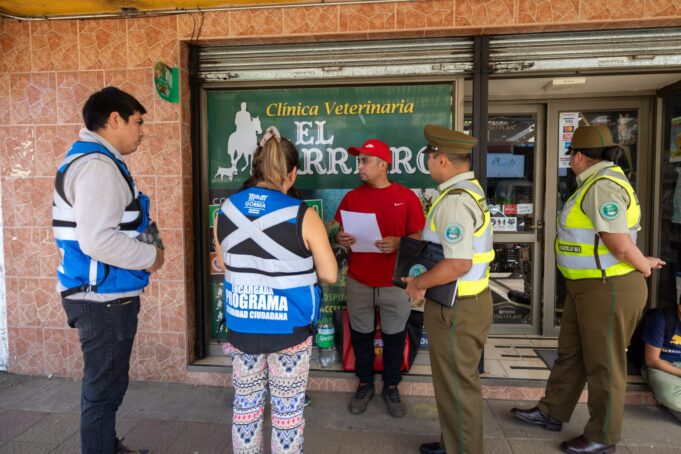 Despliegan campaña preventiva contra billetes falsos en sectores comerciales de Gorbea