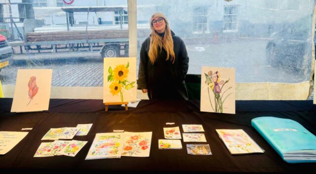 Acuarelista de La Araucanía logra reconocimiento en Europa y se integra a circuito artístico de Ámsterdam