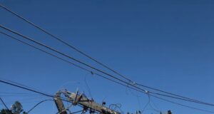 Frontel recuperó el 99% del servicio de vecinos de Lautaro tras choque a poste esta mañana