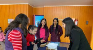 Estudiantes de la escuela integral Ammillan de Pitrufquén reciben tableros de comunicación