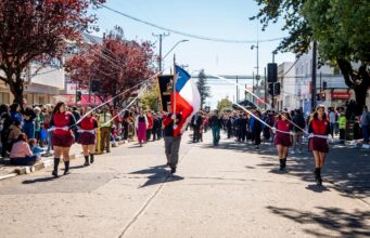 La comuna de Victoria desfiló por sus 145 años de vida