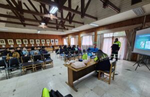 Funcionarios de la Casa de Inclusión de Freire se capacitan en RCP y uso de desfibriladores DEA