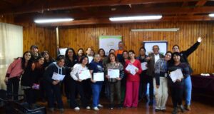 Mujeres del programa familias, seguridades y oportunidades de Villarrica cierran curso de repostería