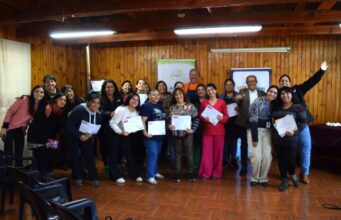 Mujeres del programa familias, seguridades y oportunidades de Villarrica cierran curso de repostería