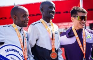 Orgullo total en La Araucanía: Hugo Catrileo brilla con podio en el Maratón de Santiago