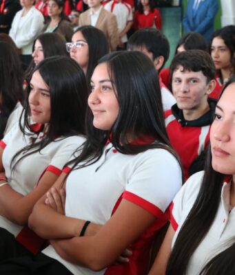 Liceo Bicentenario Araucanía celebra 60 años forjando futuro con compromiso y excelencia