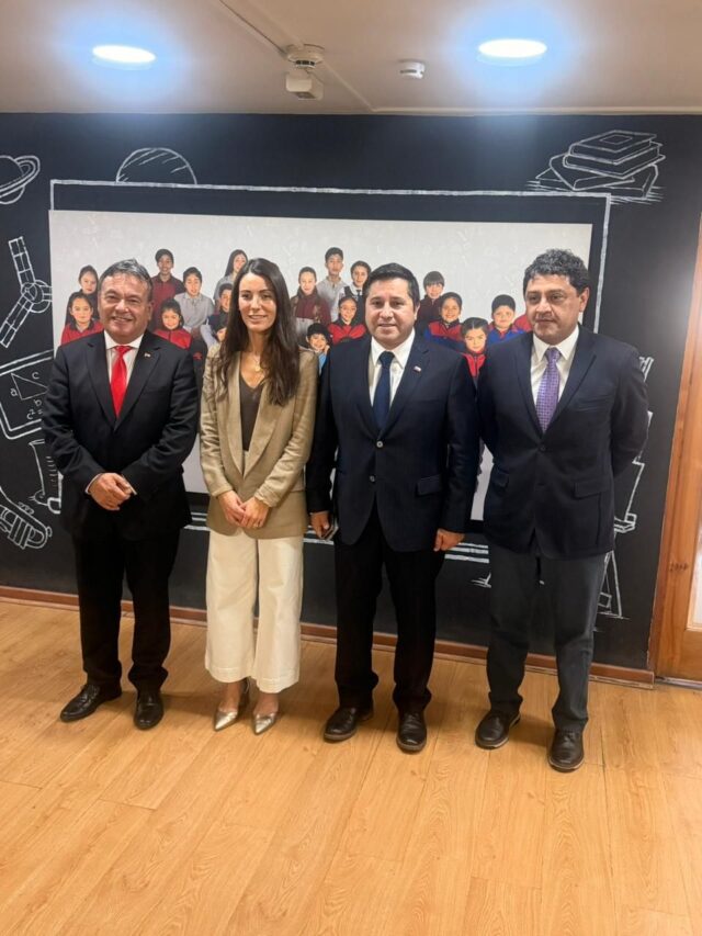 Alcalde de Lautaro realiza gestiones por la educación de la comuna con ministra Arzola