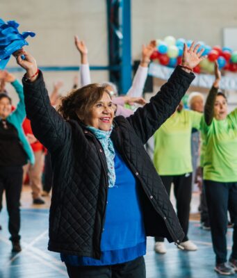 ¡Movimiento, alegría y deporte marcaron encuentro de adultos mayores en Freire!