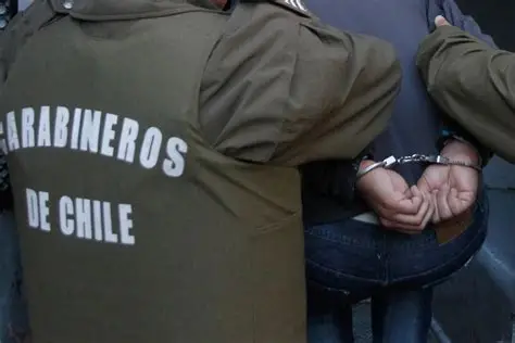 Con cuchillo habrían amenazado a guardias: detienen a dos sujetos tras intento de hurto en Temuco