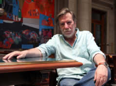 Poeta nacional Thomas Harris lanza antología “La ciudad de los espejos” tras obtener el Premio Nacional de Poesía Jorge Teillier