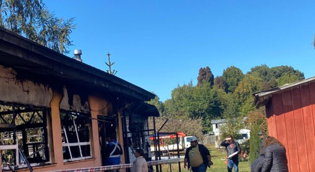 Incendio destruye el 60% del liceo bicentenario Andrés Antonio Gorbea e investigan su origen