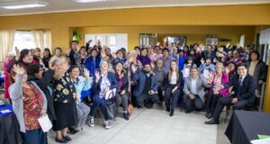 Municipalidad de Victoria entrega giftcard para 45 talleres laborales del Programa de la Mujer