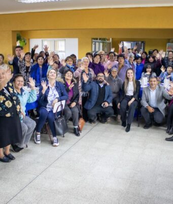 Municipalidad de Victoria entrega giftcard para 45 talleres laborales del Programa de la Mujer