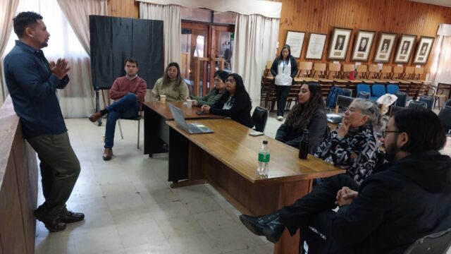 Freire fortalece la prevención escolar con capacitación comunal del programa SENDA Previene