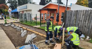 Freire inicia obras de estacionamientos y accesibilidad universal para adultos mayores en calle 21 de Mayo