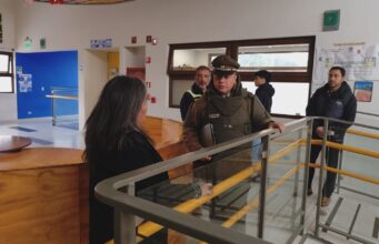 Carabineros lidera operativo de resguardo en liceo de Pitrufquén por «amenazas de tiroteo»