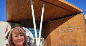 Alcaldesa de Pitrufquén repudia amenazas contra profesores y formula llamado a parlamentarios y el mineduc