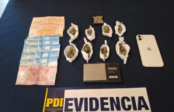 Intentó ocultar la droga, pero fue sorprendido por la PDI en la plaza Teodoro Schmidt de Temuco
