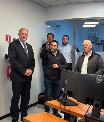 Delegado Presidencial visita instalaciones de Frontel y conoce plan de emergencia para enfrentar el invierno