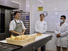 Conocido especialista en panadería realizó clase magistral a internos de la unidad penal de Temuco