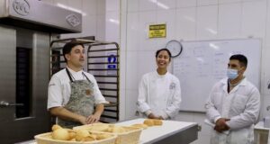 Conocido especialista en panadería realizó clase magistral a internos de la unidad penal de Temuco