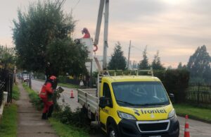 Frontel refuerza trabajos de mantenimiento en zona urbana de Imperial para mejorar la calidad del suministro eléctrico