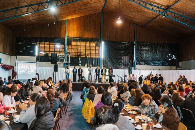 Cientos de mujeres participaron en celebración del día de la madre organizada por el municipio de Freire