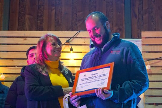 Municipalidad de Pitrufquén realiza reconocimiento a más de 50 trabajadores de la comuna