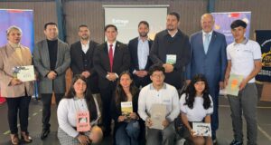 A un mes del siniestro: Liceo de Gorbea vuelve a levantar su biblioteca con 200 nuevos libros