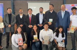 A un mes del siniestro: Liceo de Gorbea vuelve a levantar su biblioteca con 200 nuevos libros