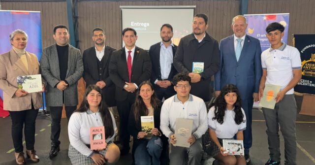 A un mes del siniestro: Liceo de Gorbea vuelve a levantar su biblioteca con 200 nuevos libros