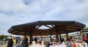 Programa de la municipalidad de Freire organiza feria especial día de la madre con emprendedoras locales
